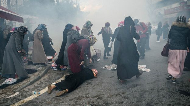 Zaman gazetesi önünde ikinci polis müdahalesi - Resim: 1