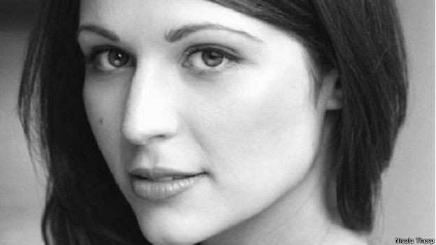 Topuklu ayakkabı tartışmasında zafer kadın çalışanın - Resim: 1