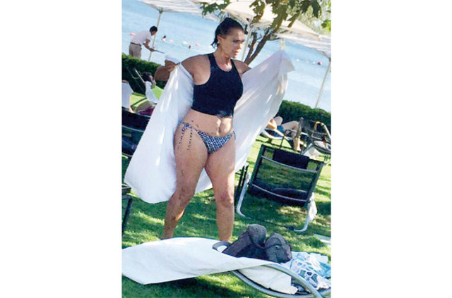 Hülya Avşar, Sadettin Saran boşanacağı için mi seksi videolar paylaşıyor? - Resim: 1