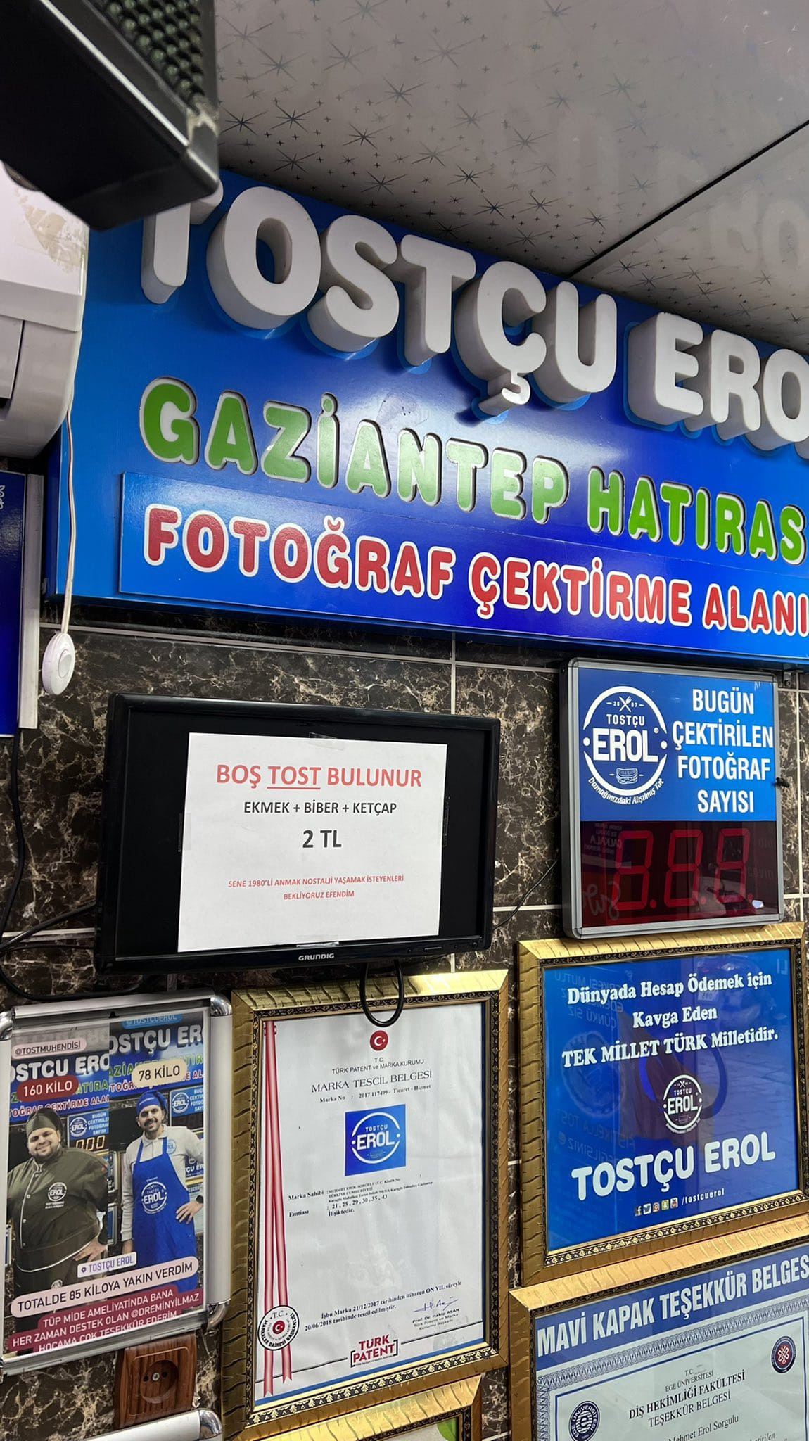 Şakaydı Gerçek Oldu: Fenomen Tostçu Boş Tost Satmaya Başladı - Resim: 1