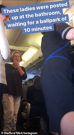 Uçakta tuvalet fantezisi yapan çift yakalandı - Resim: 1