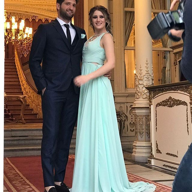 Gizem Karaca ve Kemal Ekmekçi Nişanlandı - Resim: 1