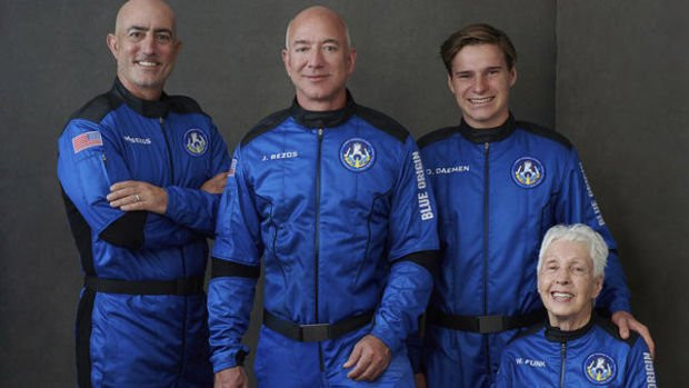 28 Milyon Dolarlık Uçuş: Jeff Bezoss 11 Dakikalığına Uzaya Gitti - Resim: 1