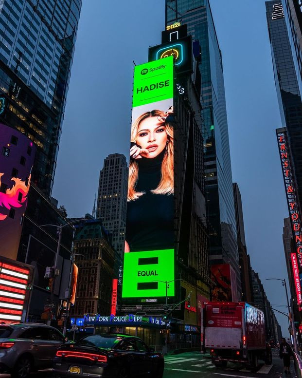 Hadise'nin Yeni Şarkısının Reklamı Times Meydanı'nda! - Resim: 1