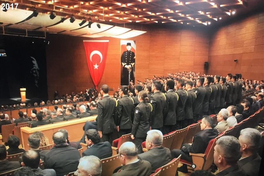 Atatürk'e saygısızlık iddiasına MSB'den açıklama: Oturanlar öğretmen - Resim: 3
