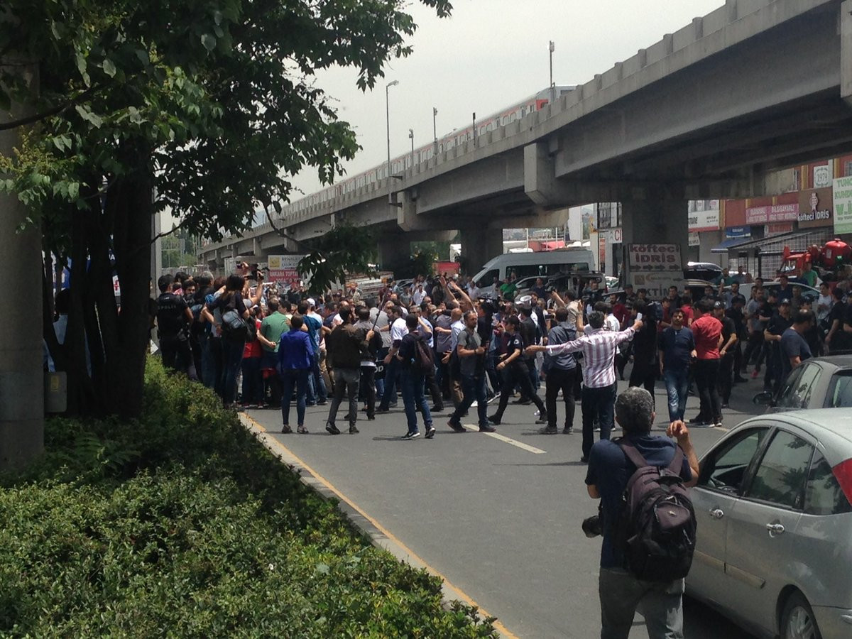 CHP'nin adalet yürüyüşü sırasında arbede; polis müdahale etti - Resim: 1