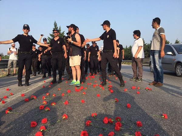 Adalet Yürüyüşü'nde HDP'ye Türk bayraklı karşılama - Resim: 1