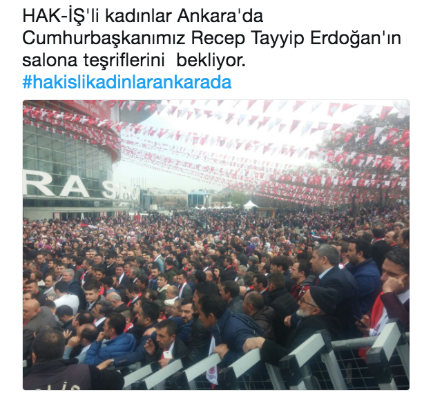 HAK İŞ bu fotoğrafı Erdoğan’ı bekleyen kadınlar diye paylaşınca... - Resim: 1