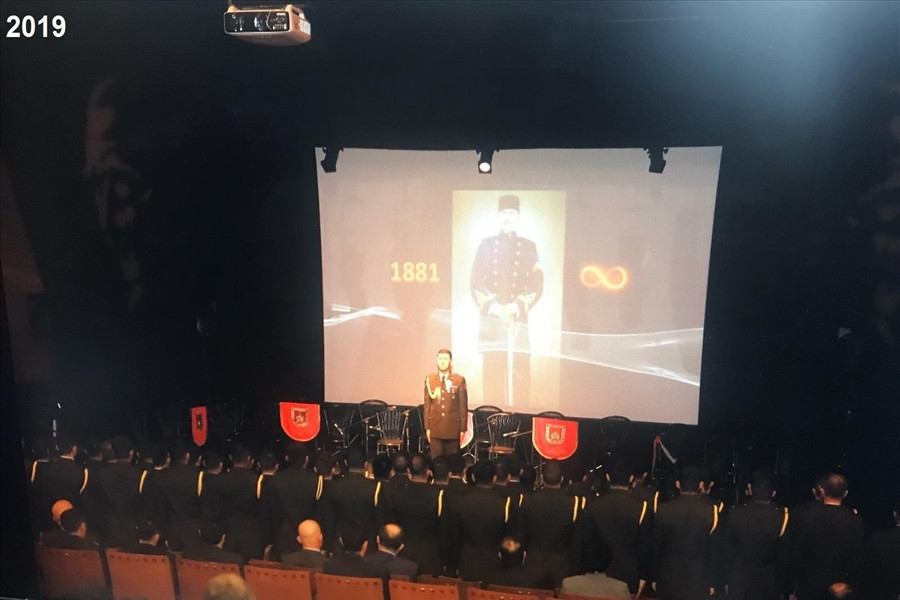 Atatürk'e saygısızlık iddiasına MSB'den açıklama: Oturanlar öğretmen - Resim: 2