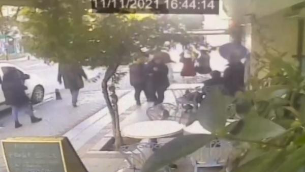 Mine Kırıkkanat Tartıştığı Turist Çiftten Dayak Yedi - Resim: 1