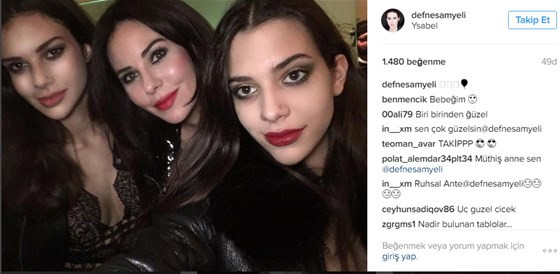 Defne Samyeli ve kızlarından selfie - Resim: 1