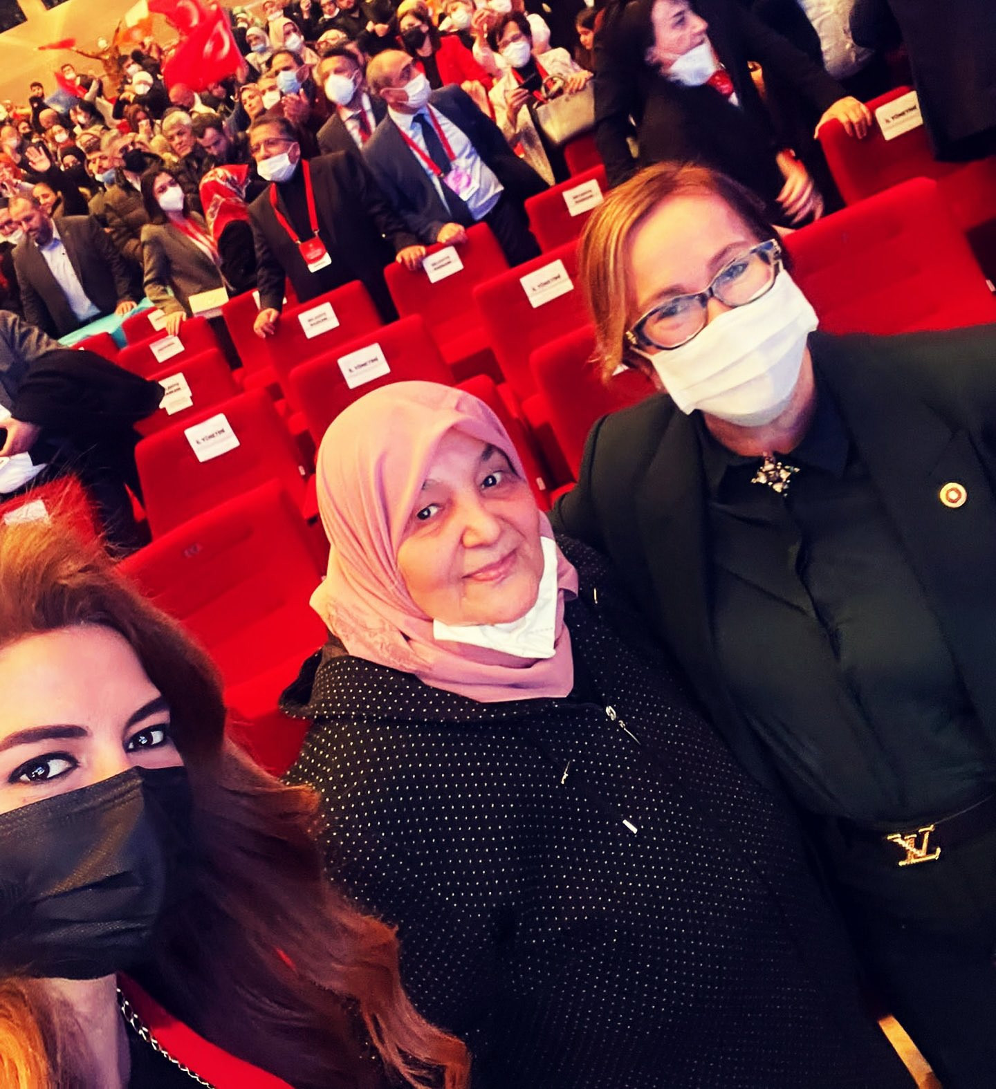 AKP'li Vekilin 10 Bin TL'lik Kemeri Gündeme Oturdu - Resim: 1