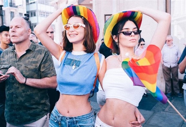 Kendall Jenner ve Bella Hadid'in Mikonos tatili - Resim: 1