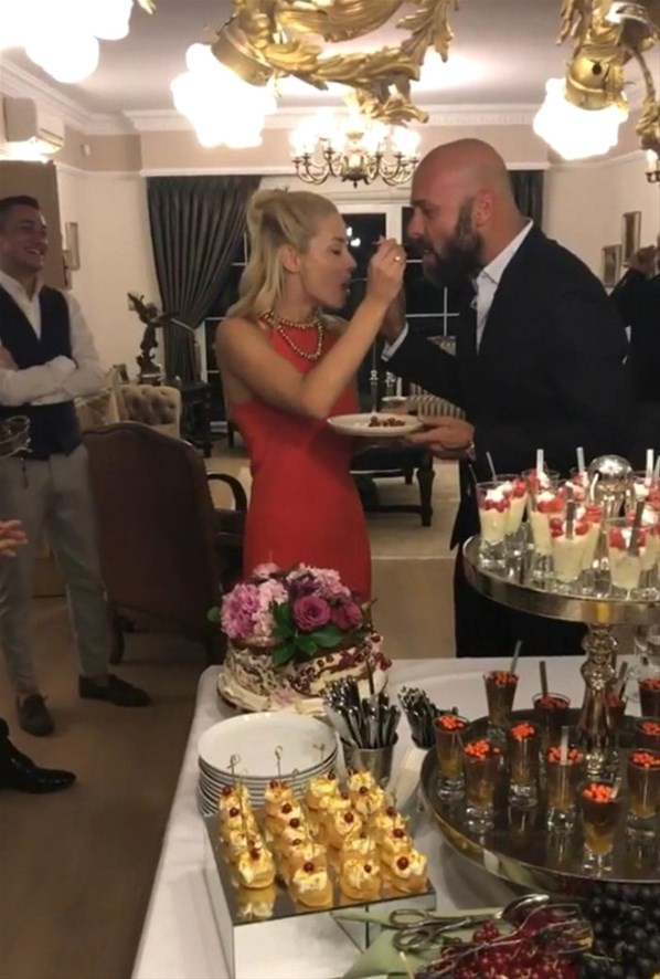 Acun'un kankası Esat Yontuç yüzük taktı - Resim: 2