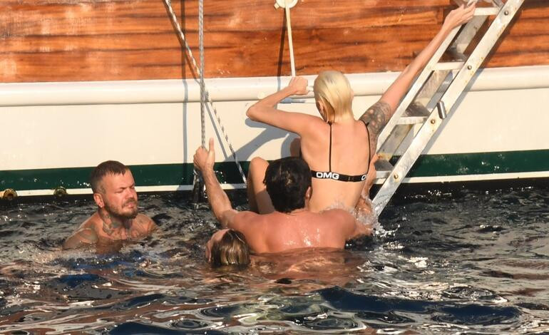 Didem Soydan ve Burak Deniz Çiftinin Romantik Tatili - Resim: 2