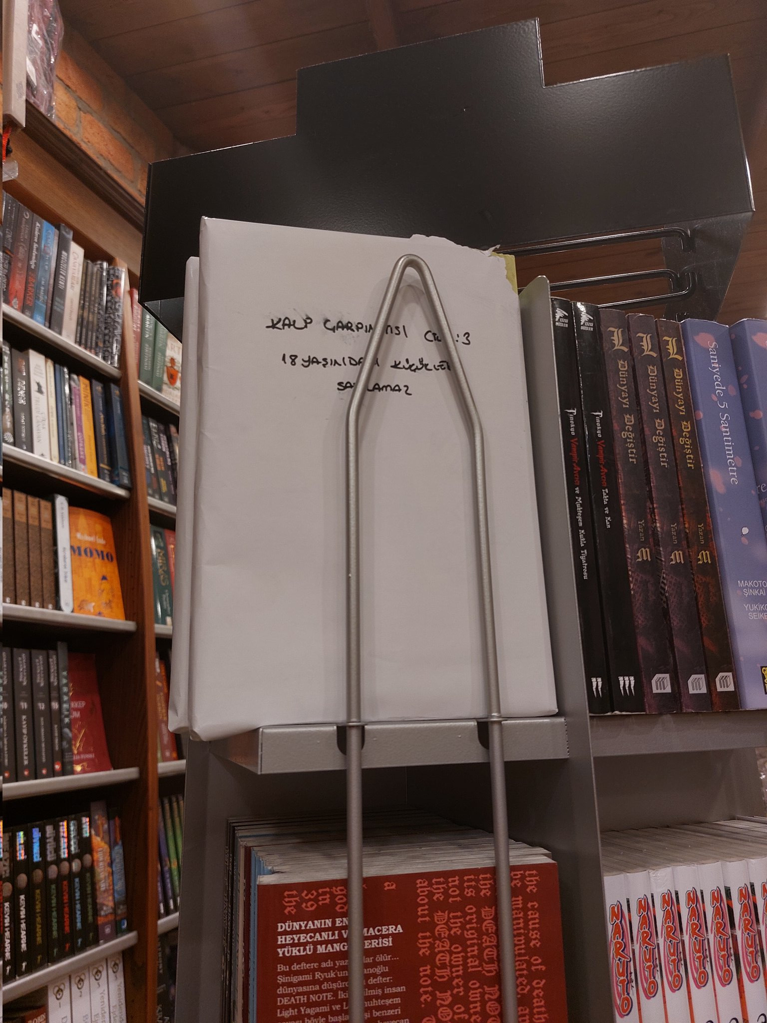 Pes Dedirten Olay: Müstehcen İlan Edilen Kitap Artık Böyle Satılıyor - Resim: 2
