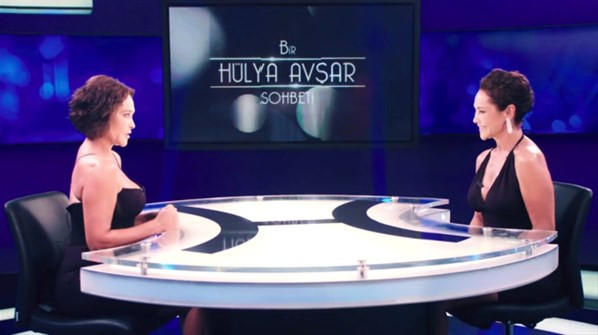 Hülya Avşar, Saba Tümer'in yıllar önceki tanıtımını kopyaladı - Resim: 1