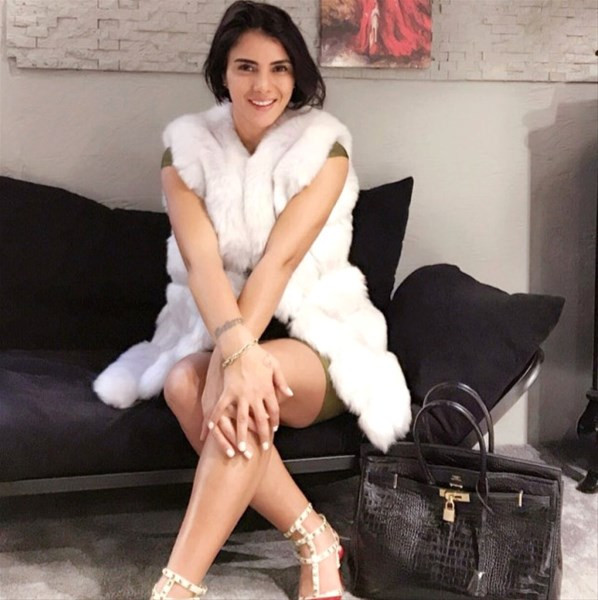 Survivor Sabriye'nin mini etekli pozları olay oldu! - Resim: 2