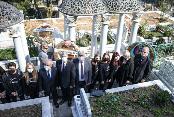 Sanat Güneşi Zeki Müren, Ölümünün 25. Yılında Mezarı Başında Anıldı - Resim: 1