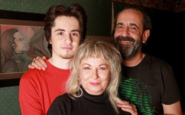 Üç Kuruş'un Konyalısı Hangi Ünlü Sanatçının Oğlu Çıktı? - Resim: 1