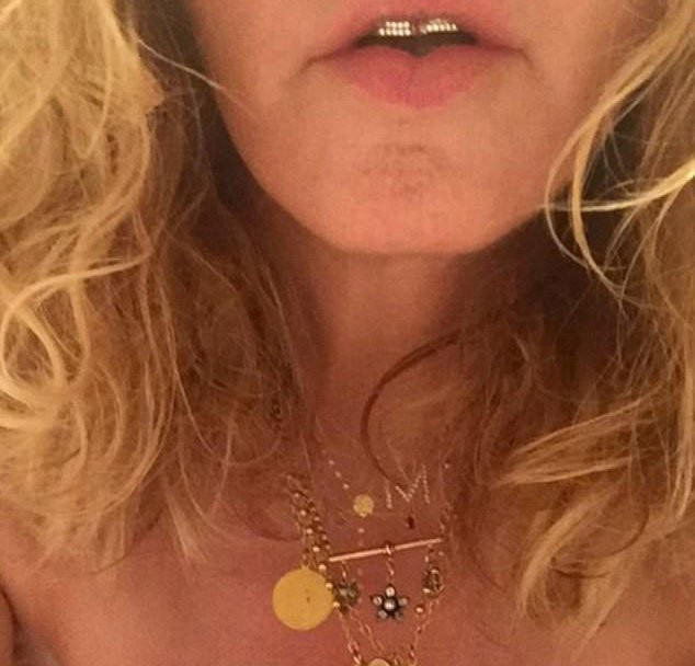 Madonna çıplak fotoğraflarını paylaştı - Resim: 1