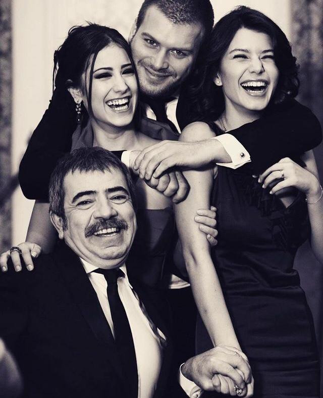 Yıllar Sonra Gelen Aşk-ı Memnu Fotoğrafı Herkesi Şaşırttı - Resim: 1