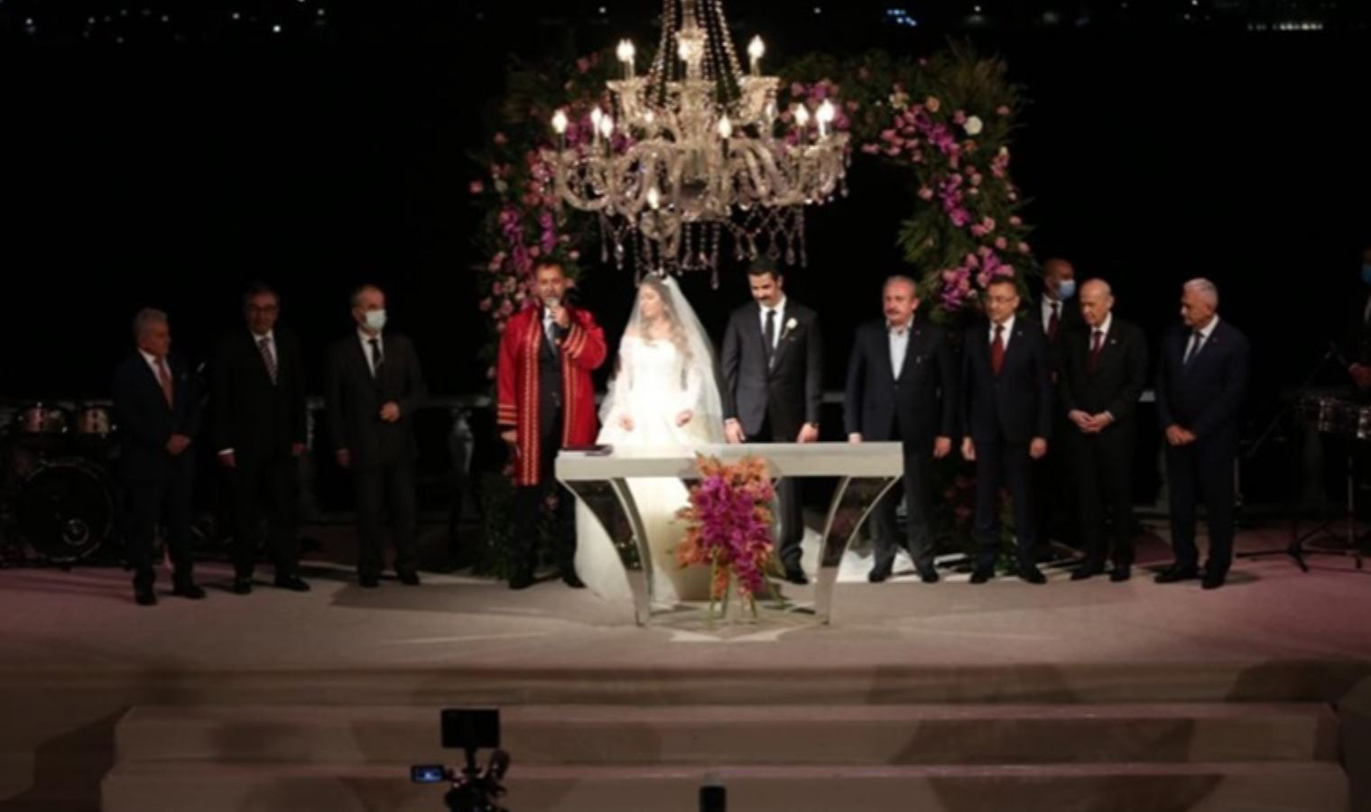 Celal Adan'ın Oğlunun Düğünü Bir Araya Getirdi: Bahçeli, Yıldırım... - Resim: 1