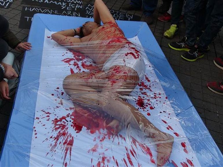 Galatasaray Meydanı'nda ilginç eylem - Resim: 3