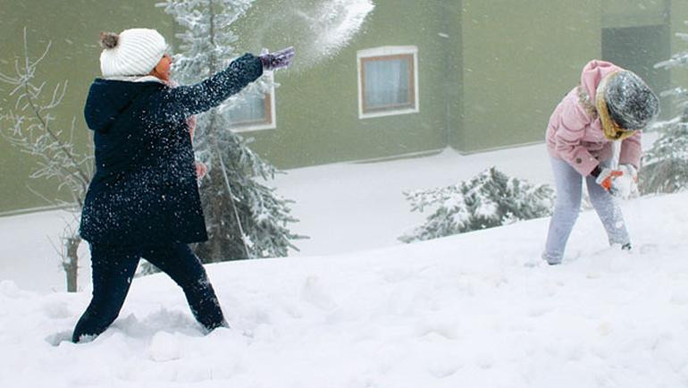 İstanbul bembeyaz! Kar yağışı ne kadar sürecek? - Resim: 1