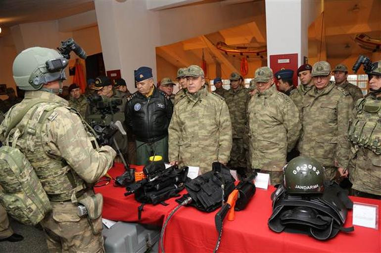 Org. Akar'ın izlediği tatbikatta ilginç görüntü - Resim: 3