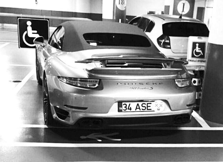 Asena Atalay yeni cipini engelli bölümüne park edince - Resim: 2