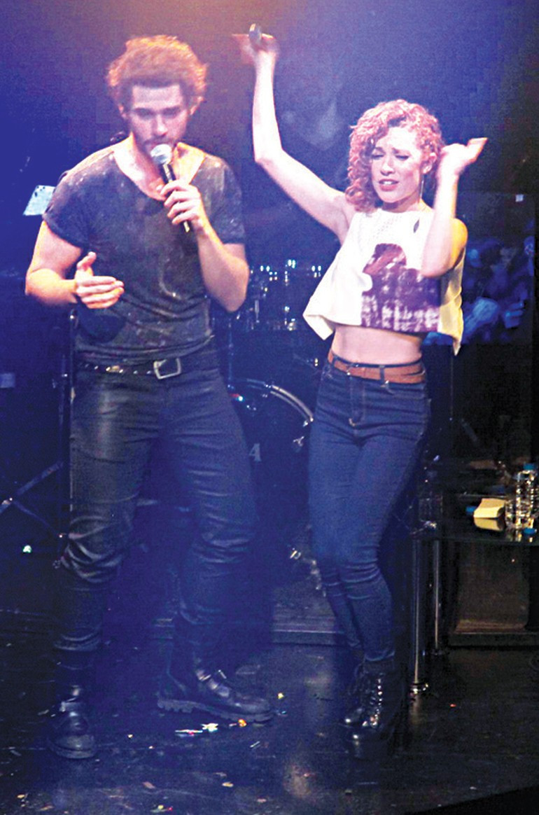 İnadına aşk yaşıyorlar.. - Resim: 1