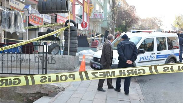 Erkek polis kadın polisi vurdu: 2 ölü! - Resim: 1
