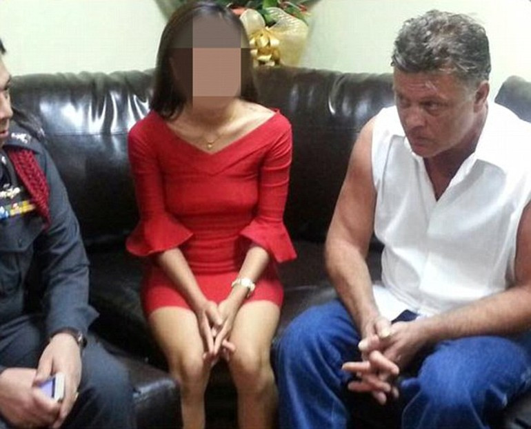 Sokak ortasında bar çalışanı kızla seks yaptı - Tayland haberleri - Resim: 1