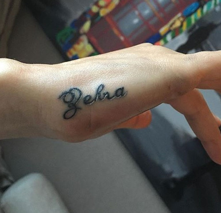 Hülya Avşar kızının adını dövme yaptırdı - Resim: 1
