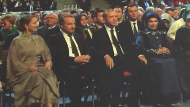 Sümeyye Erdoğan ile Selçuk Bayraktar'ın nikah törenindeki görüntüsü - Resim: 3