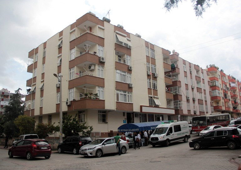 Uyuşturucu bağımlısı genç kız çatıdan atlayarak yaşamına son verdi! - Resim: 2