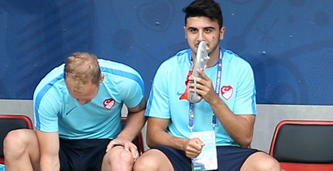 Ozan Tufan'ın dikkat çeken görüntüsü! - Resim: 1