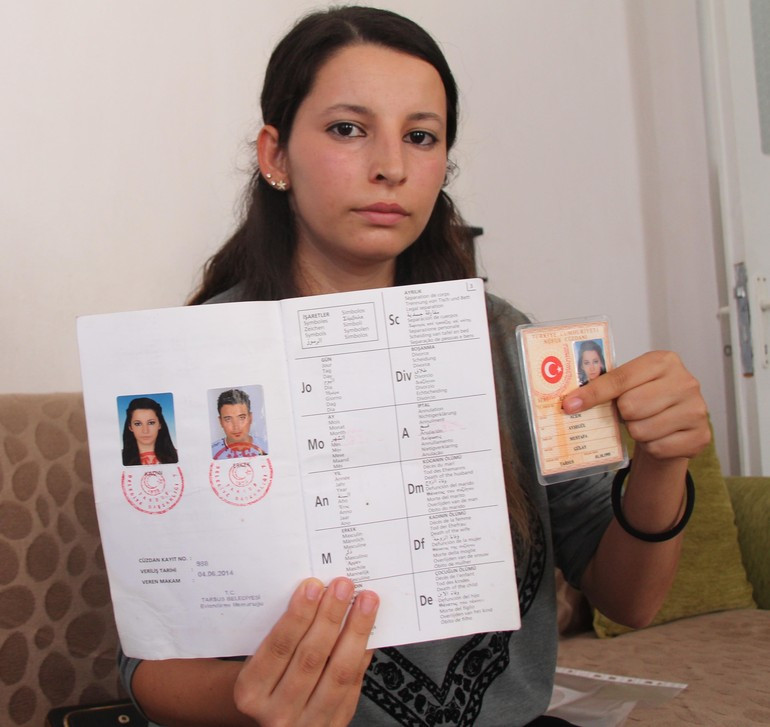 Haksız yere ölüm parası almakla suçlanan şehit eşi konuştu! - Resim: 1