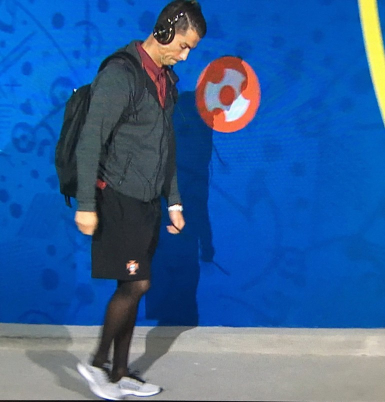 Cristiano Ronaldo'nun transparan çorapları olay oldu - Resim: 1
