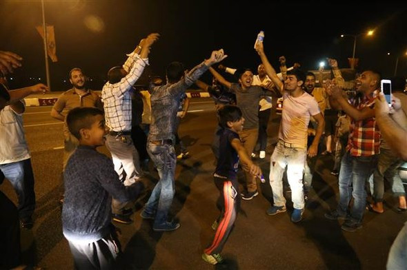 Osman Gazi Köprüsü'nün açılışını oynayarak kutladılar! - Resim: 1