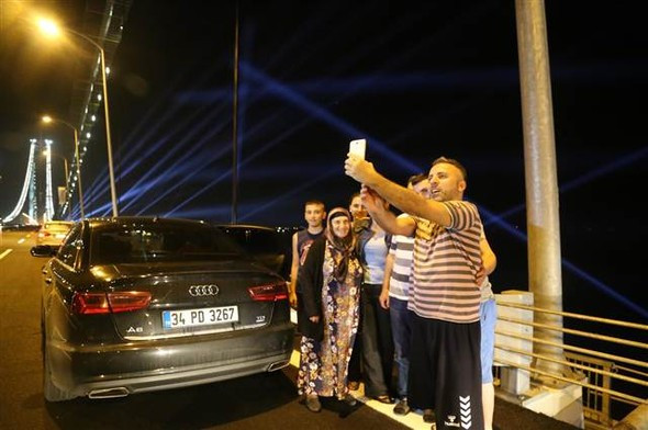 Osman Gazi Köprüsü'nün açılışını oynayarak kutladılar! - Resim: 2