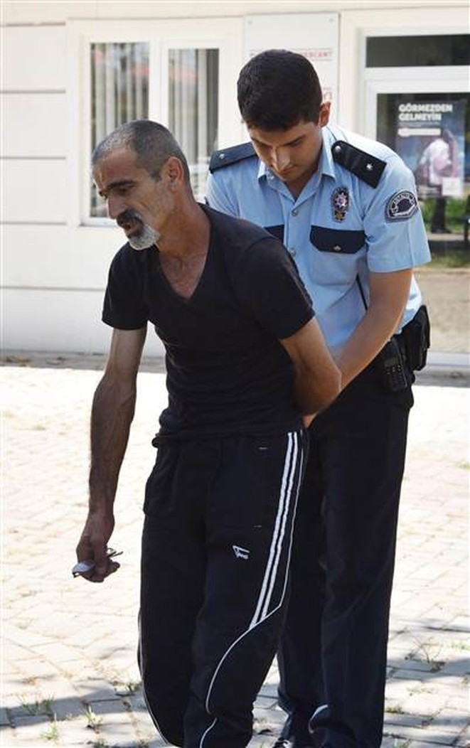 Eşini önce vurdu sonra başını dizlerine alıp ölme diye yalvardı! - Resim: 2