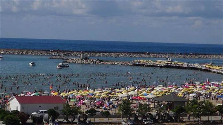 İstanbul'da plajlar doldu taştı! Valilik uyardı - Resim: 2