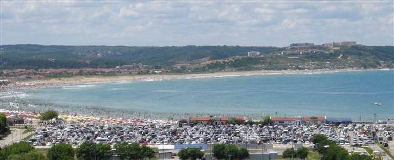 İstanbul'da plajlar doldu taştı! Valilik uyardı - Resim: 1
