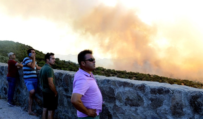 Bu fotoğraf az önce Bodrum'da çekildi.. Yangın büyüyor - Resim: 1