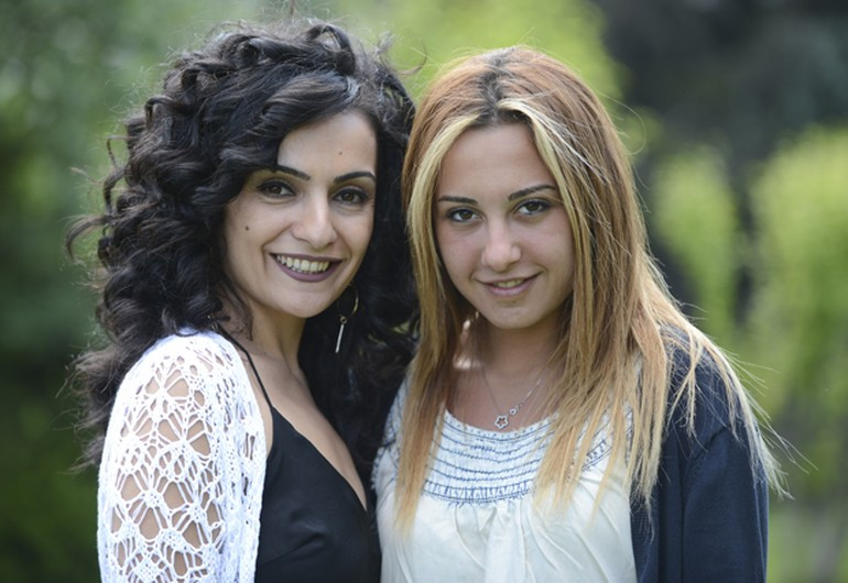 Mehtap Meral: Yana yana yaşayan biriyim - Resim: 1