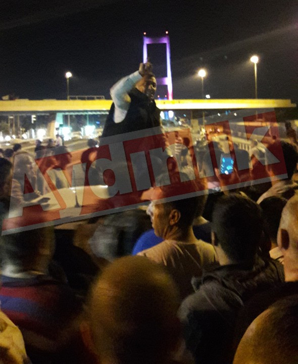 Emniyet Müdürü Mehmet Çalışkan mermilerin üzerine yürüdü! - Resim: 2