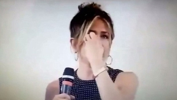 Jennifer Aniston geçmiş ilişkilerinden bahsederken gözyaşlarını tutamadı! - Resim: 1