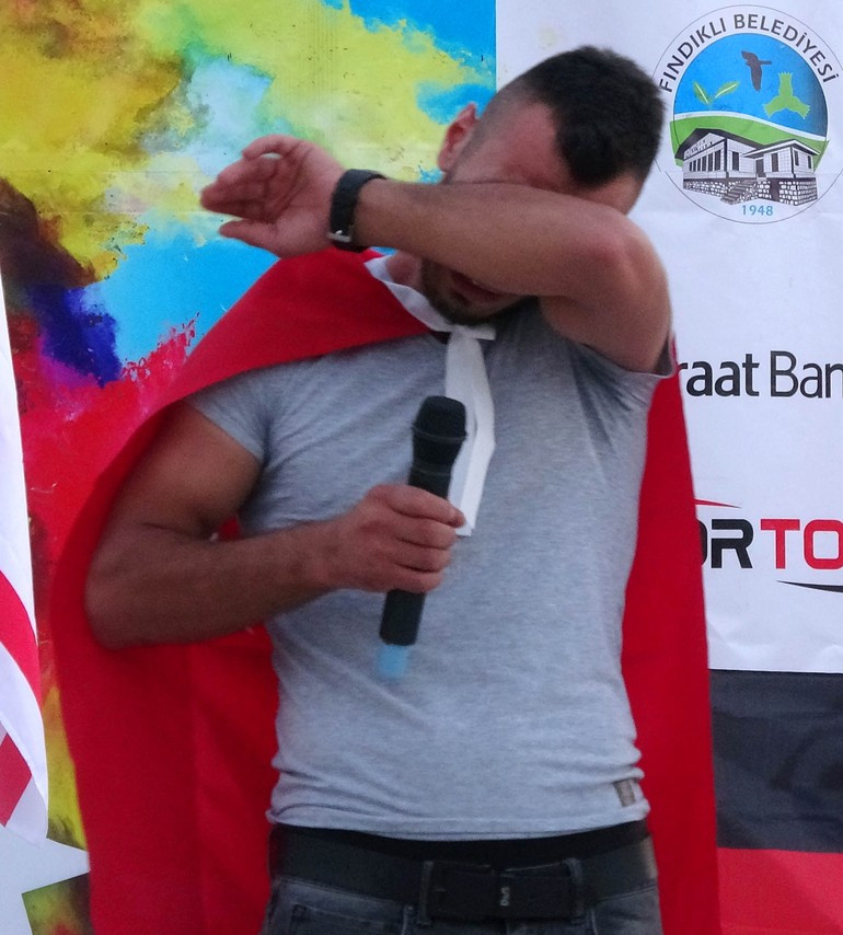 Televizyonunda darbe olduğunu öğrendiği an dakikalarca ağlayan asker konuştu - Resim: 1